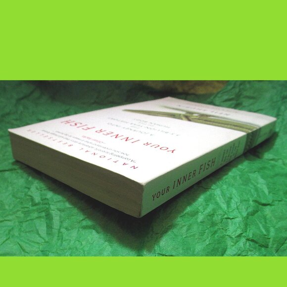 Book -  Your Inner Fish: A 3.5-Billion-Year History of the Human Body - Picture 12 of 14